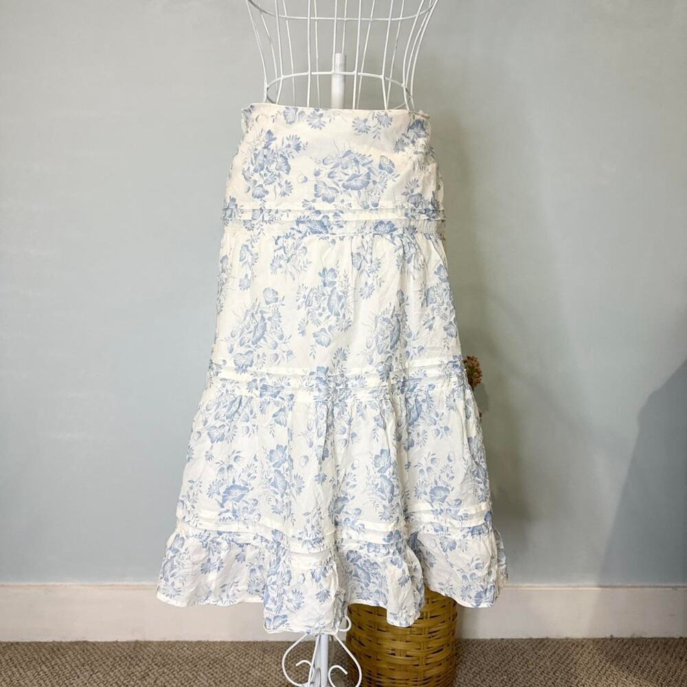 Gorgeous vintage 90s y2k white & China blue tiered floral-pattern midi skirt